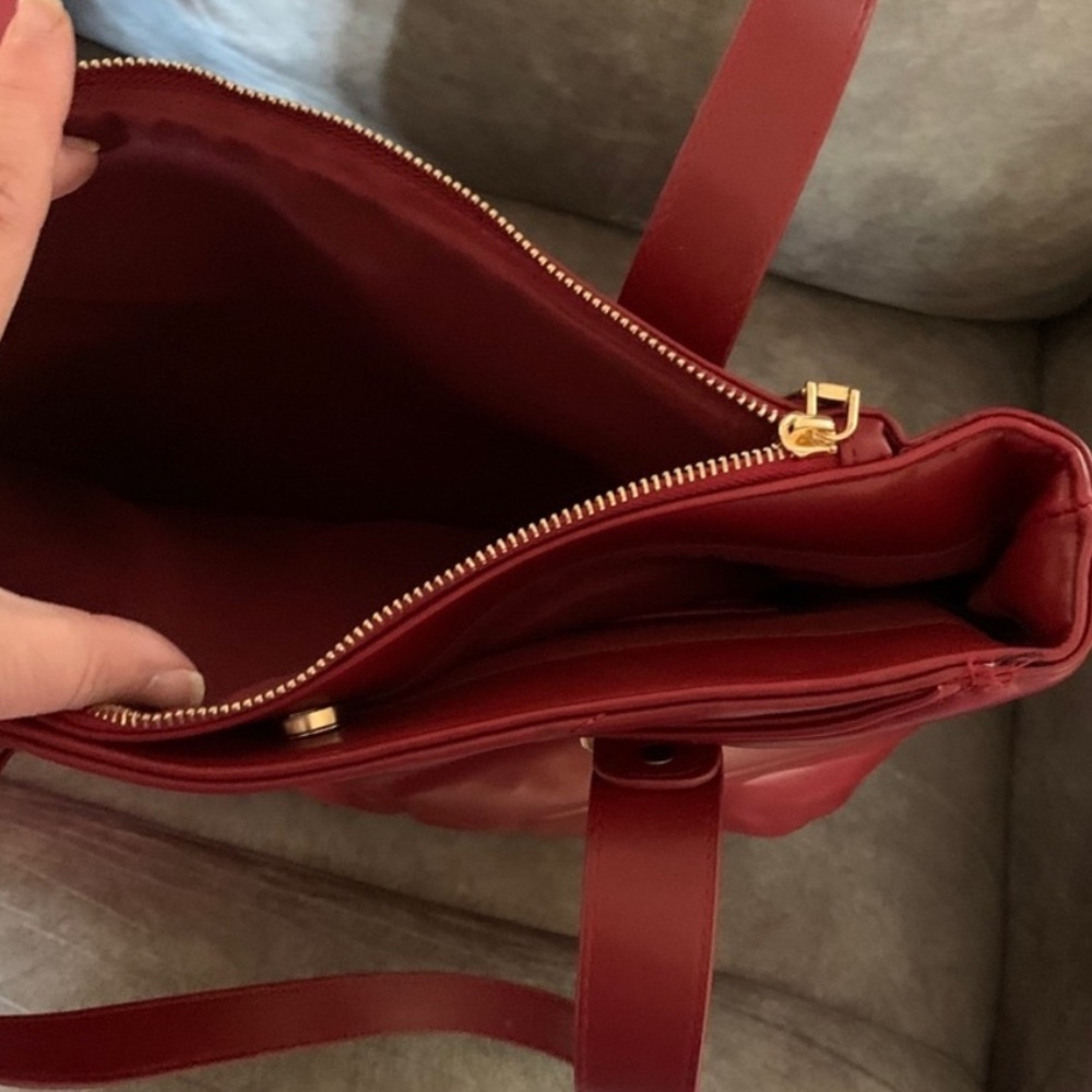 ♥️XOXO RED PUFFER SATCHEL/TOTE BAG - Picture 4 of 5
